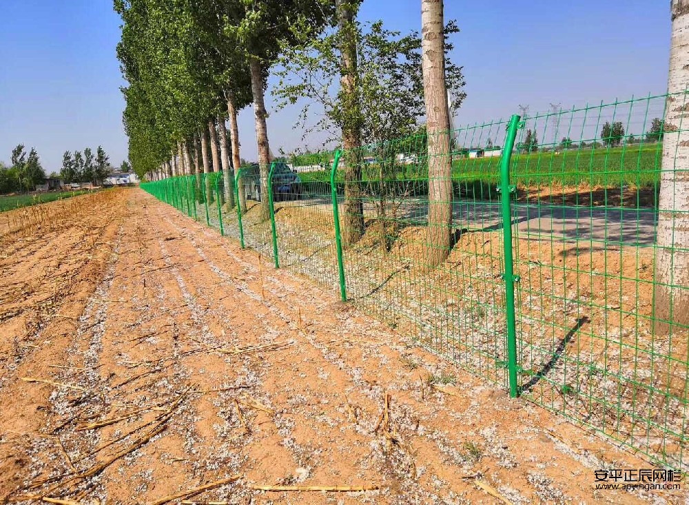 光伏板需要做鐵絲圍欄嗎