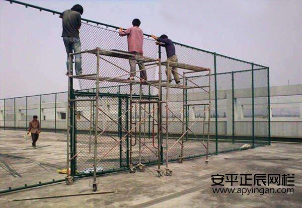 籃球場網格圍欄