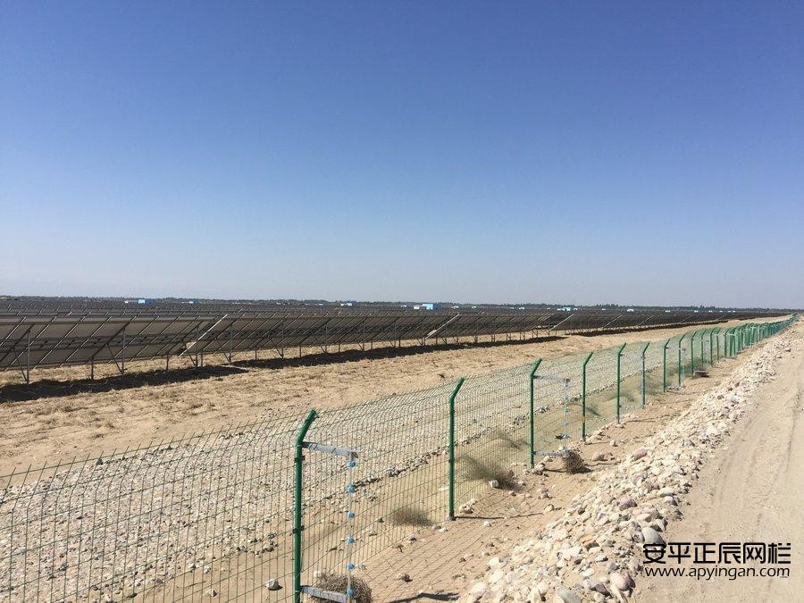 http://m.ywjinlu.cn光伏場(chǎng)地圍欄