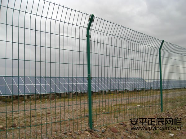 http://m.ywjinlu.cn光伏防護圍欄網