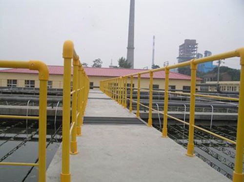 玻璃鋼護(hù)欄