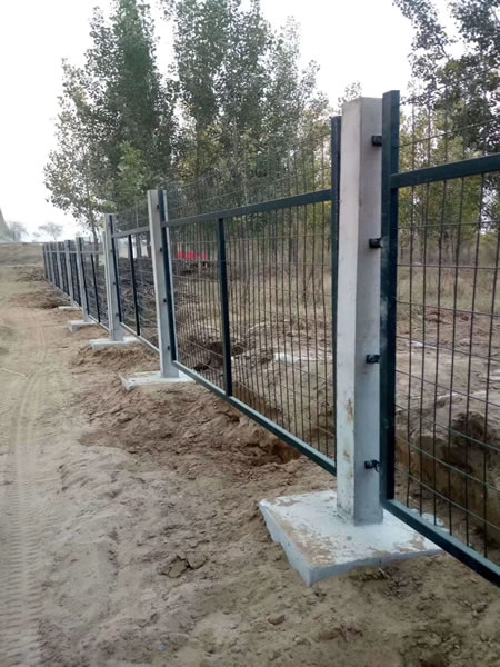 鐵路護欄網(wǎng)2