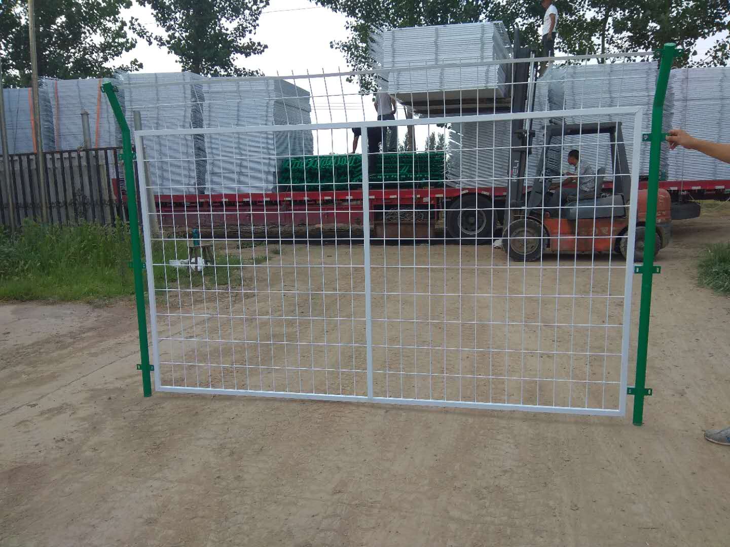 護(hù)欄網(wǎng)照片