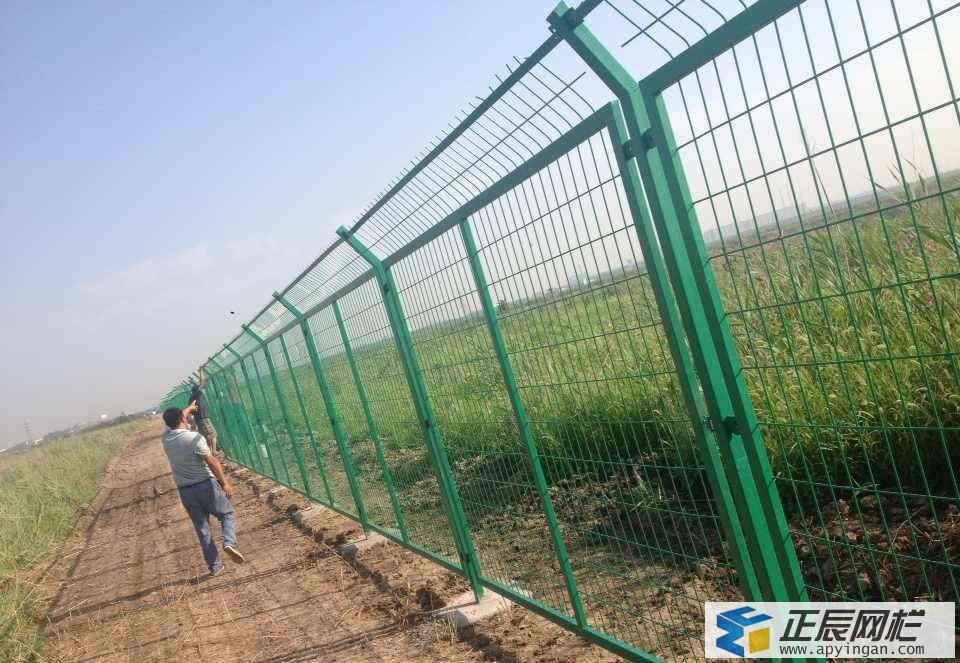 圈地護欄網(wǎng)