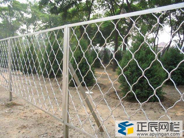 圍地護欄網