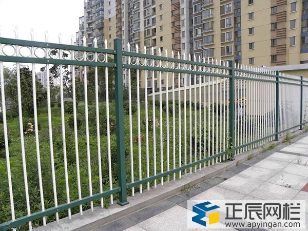 小區(qū)隔離網(wǎng)廠家現(xiàn)貨