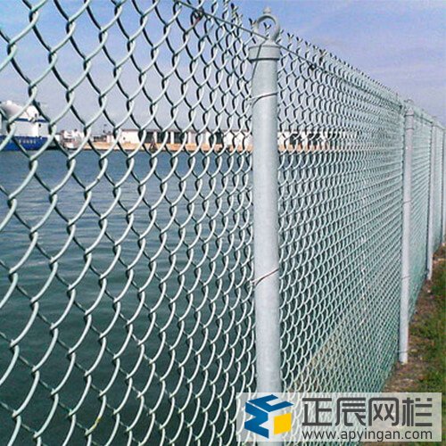 勾花網(wǎng)護(hù)欄圖片