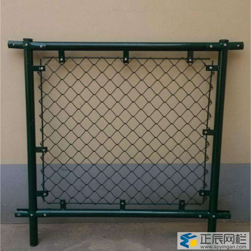 勾花網(wǎng)護(hù)欄圖片