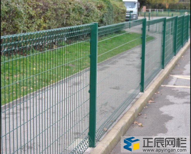 公路護(hù)欄網(wǎng)