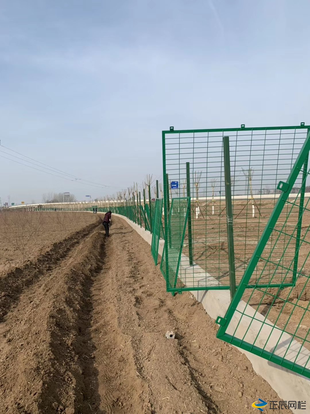 公路護欄網安裝